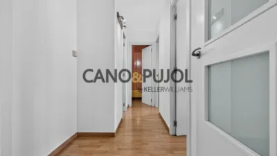 Apartment on Carrer del Consell de Cent photo 2