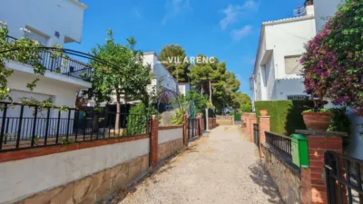 Semi-detached house on Carrer de Xile photo 33