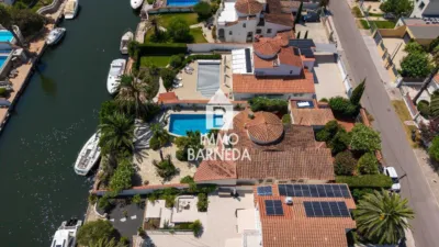 Villa on Carrer del Freser, 11 photo 2