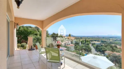 Chalet on Carrer d'Anglaterra, 203 photo 4