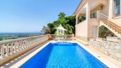 Chalet on Carrer d'Anglaterra, 203 photo 13