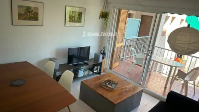 Apartment on Mare de Deu de Montserrat Street photo 17