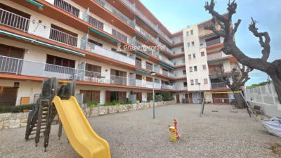 Apartment on Mare de Deu de Montserrat Street photo 2