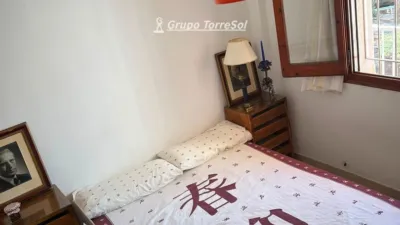 Apartment on Mare de Deu de Montserrat Street photo 22