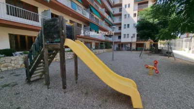 Apartment on Mare de Deu de Montserrat Street photo 27