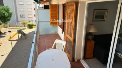 Apartment on Mare de Deu de Montserrat Street photo 16