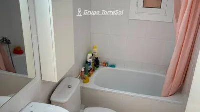 Apartment on Mare de Deu de Montserrat Street photo 41