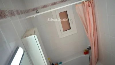 Apartment on Mare de Deu de Montserrat Street photo 45