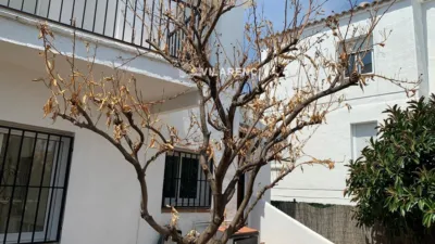 Semi-detached house on Carrer de Xile photo 6