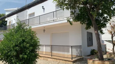 Semi-detached house on Carrer de Xile photo 5