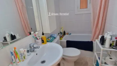 Apartment on Mare de Deu de Montserrat Street photo 6