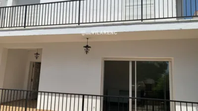 Semi-detached house on Carrer de Xile photo 3