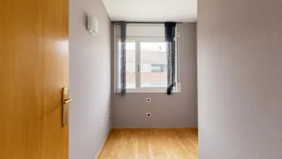 Apartment on Passeig de Lormont photo 11
