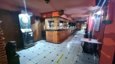 Local comercial en venta en Ribeira - Vista 2