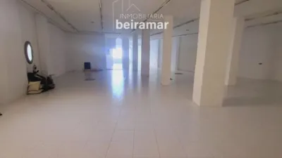 Local comercial en alquiler en Ribeira - Vista 2