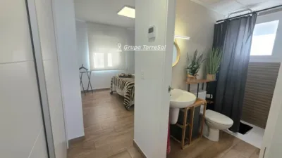 Semi-detached house in Carrer de Chipre photo 19