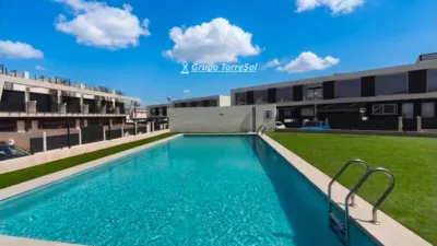 Semi-detached house in Carrer de Chipre photo 3