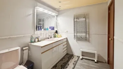Duplex in Semi-Centre photo 32