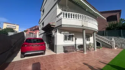 Chalet on Carrer Miquel Costa I Llobera photo 3