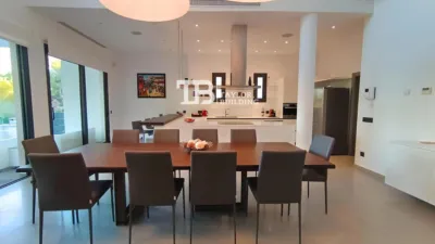 Chalet on Carrer Pinar photo 4