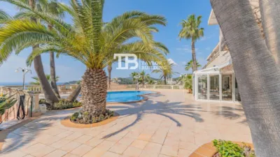 Villa on Carrer Gavines photo 2