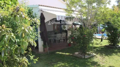 Chalet on Carrer de les Acàcies photo 7