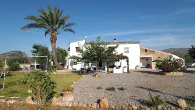 Rustic Finca in Llenaire