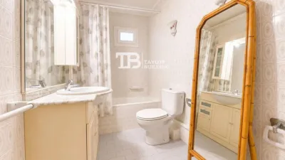 Apartment on Carrer de Cervantes photo 18
