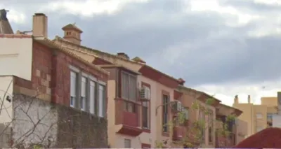 Terraced house on Romero Torres Street photo 5