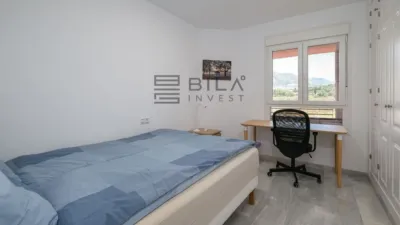 Loft for sale in Los Boliches, Fuengirola, Málaga. 90.00 m2 built area, distributed over 3 bedrooms and 2 bathrooms. Features a lift, fitted wardrobes, and a furnished kitchen, plus it is fully furnished ready to move in. The property includes air conditioning and lighting, designed for comfortable and practical use. Highlights include the communal swimming pool, green areas, and sports facilities: a padel court and a tennis court, perfect for maintaining an active lifestyle without leaving home. Security is provided by access control, ensuring peace of mind day-to-day. The layout optimises every square metre to enhance habitability and comfort. The Los Boliches area offers nearby services, shops, supermarkets, and good transport links, facilitating daily commutes and errands. The building benefits from regular maintenance and well-kept common areas, consistent with the residential environment of the zone. This property is an offering from Bila Invest, aimed at those seeking a home ready to enjoy from day one. Its location next to the beach, shops, and leisure venues makes this loft an attractive proposition for families or couples who prioritise comfort and quality of life. If you value a loft with excellent connections, full equipment, and an environment that simplifies daily life, this option deserves your visit. Contact us to arrange a viewing and experience firsthand what it’s like to live in a high-demand community with available services. In compliance with Decree 218/2005, of October 11, of the Junta de Andalucía, we inform you that the client has access to the Abbreviated Information Document/Housing Information Sheet. The offered price does not include taxes or purchase costs (ITP or VAT, AJD if applicable, notary, registration, and other inherent expenses). agency fees are already included in the sale price. photo 13