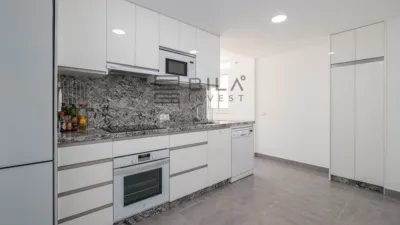 Loft for sale in Los Boliches, Fuengirola, Málaga. 90.00 m2 built area, distributed over 3 bedrooms and 2 bathrooms. Features a lift, fitted wardrobes, and a furnished kitchen, plus it is fully furnished ready to move in. The property includes air conditioning and lighting, designed for comfortable and practical use. Highlights include the communal swimming pool, green areas, and sports facilities: a padel court and a tennis court, perfect for maintaining an active lifestyle without leaving home. Security is provided by access control, ensuring peace of mind day-to-day. The layout optimises every square metre to enhance habitability and comfort. The Los Boliches area offers nearby services, shops, supermarkets, and good transport links, facilitating daily commutes and errands. The building benefits from regular maintenance and well-kept common areas, consistent with the residential environment of the zone. This property is an offering from Bila Invest, aimed at those seeking a home ready to enjoy from day one. Its location next to the beach, shops, and leisure venues makes this loft an attractive proposition for families or couples who prioritise comfort and quality of life. If you value a loft with excellent connections, full equipment, and an environment that simplifies daily life, this option deserves your visit. Contact us to arrange a viewing and experience firsthand what it’s like to live in a high-demand community with available services. In compliance with Decree 218/2005, of October 11, of the Junta de Andalucía, we inform you that the client has access to the Abbreviated Information Document/Housing Information Sheet. The offered price does not include taxes or purchase costs (ITP or VAT, AJD if applicable, notary, registration, and other inherent expenses). agency fees are already included in the sale price. photo 6