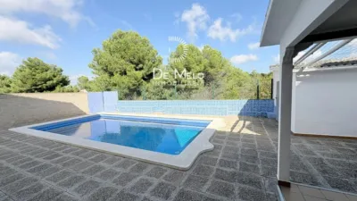 Chalet on Apel.Les Mestres Street photo 6
