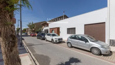 Casa adosada en venta en Calle del Doctor González Martínez, 18, Chauchina de 299.000 €