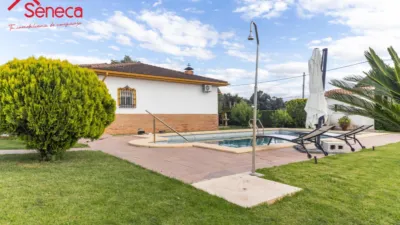 Chalet in La Carlota photo 10
