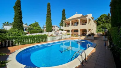 Chalet on Avinguda dels Masos photo 2