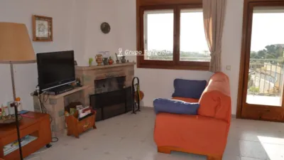 Semi-detached house in Nucli Urbà photo 3