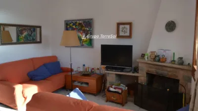 Semi-detached house in Nucli Urbà photo 4