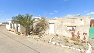 House on San Isidro Street (Si) photo 4