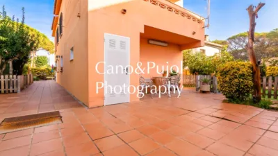 Chalet on Carrer del Cigne photo 13