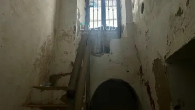 House in the Centre photo 2