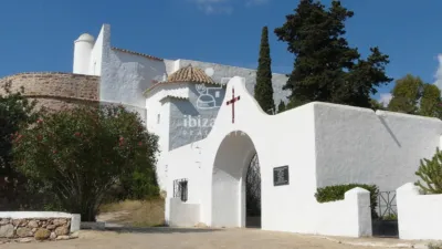 Piso en alquiler en Santa Eulalia, Santa Eulària des Riu de 2.700 €<span>/mes</span>