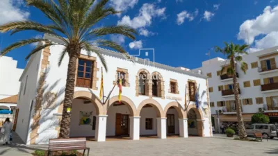 Piso en alquiler en Santa Eulalia, Santa Eulària des Riu de 2.700 €<span>/mes</span>