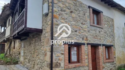 Casa – Cangas de Onís - Més
