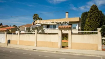 Chalet on Carrer del Migjorn photo 8