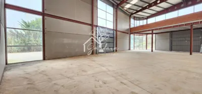 Local comercial en alquiler en Freixeiro - Vista 2