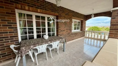 Chalet on Carrer de Rosa Sensat photo 32