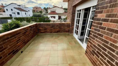 Chalet on Carrer de Rosa Sensat photo 57