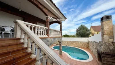 Chalet on Carrer de Rosa Sensat photo 5