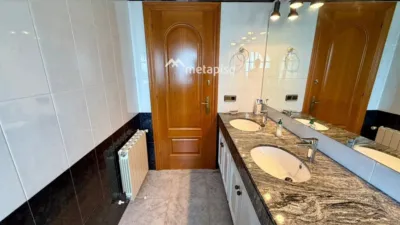 Chalet on Carrer de Rosa Sensat photo 64