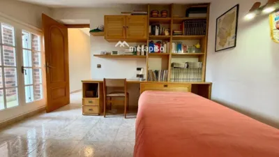 Chalet on Carrer de Rosa Sensat photo 68